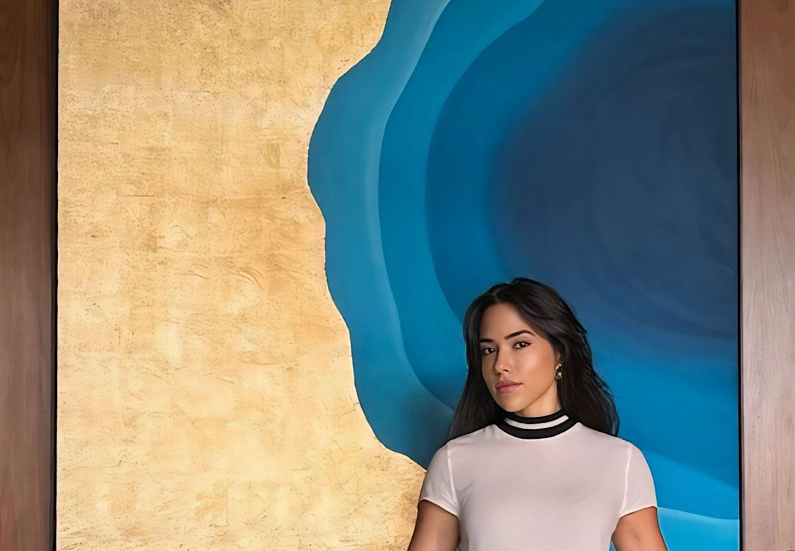 Exposição de Marina Saback leva arte abstrata e dinamismo ao Espaço Cultural Renato Russo