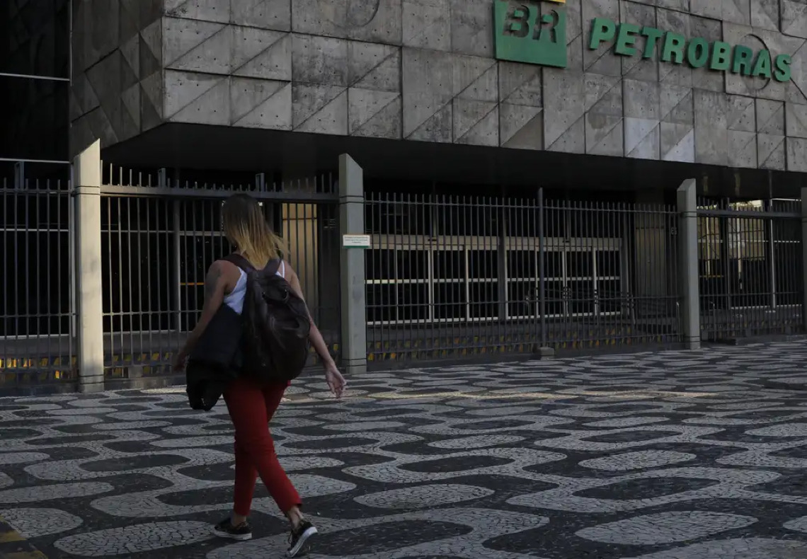 Programa Petrobras Jovem Aprendiz vai abrir mais de mil vagas