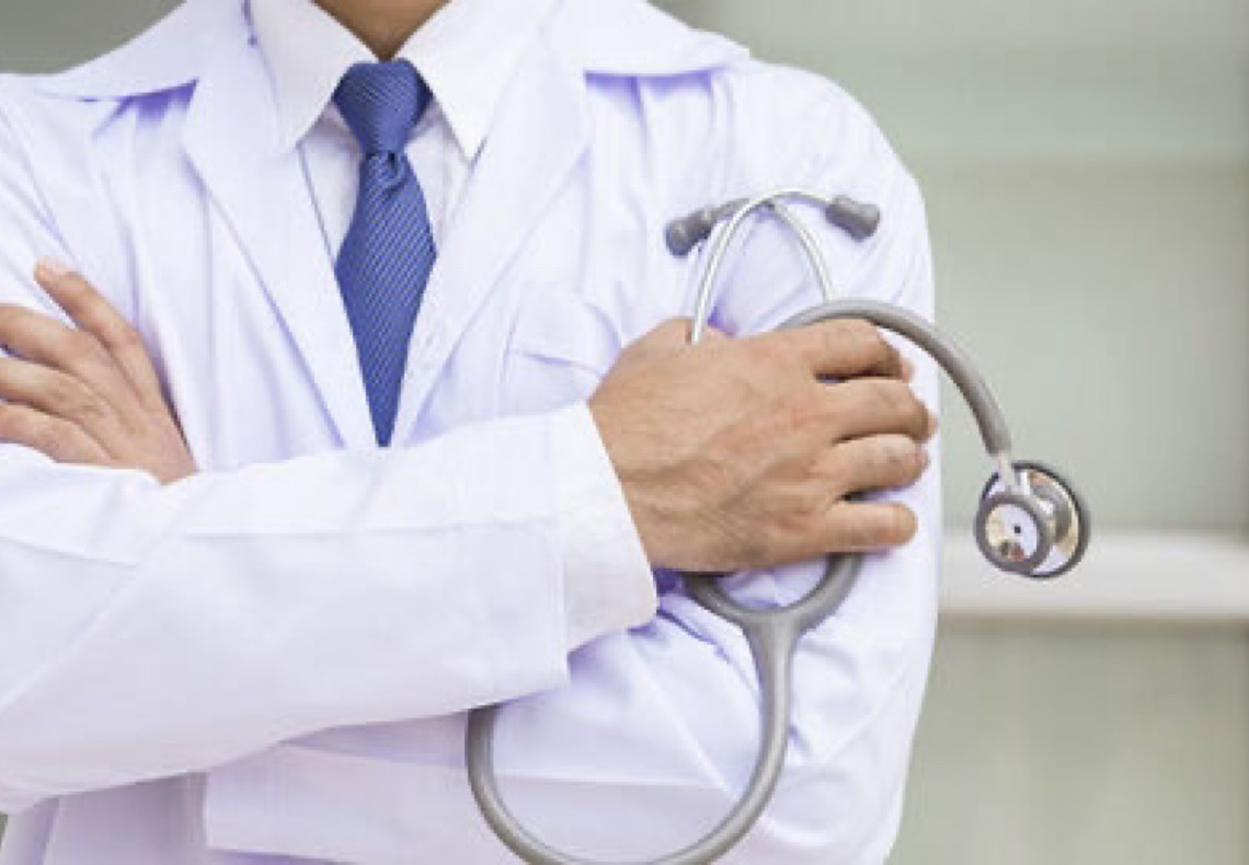 Planos de saúde ameaçam cancelar contratos de pacientes em tratamento
