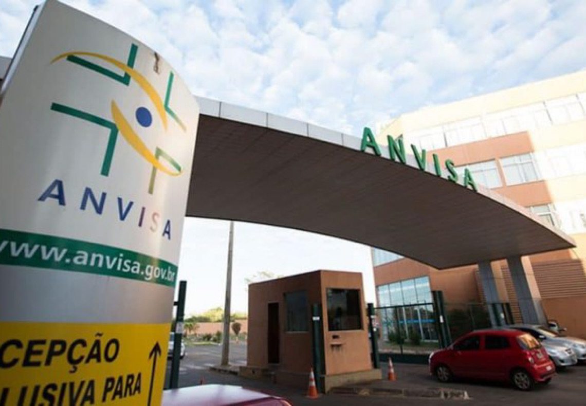 Anvisa libera venda excepcional de álcool 70% líquido devido às enchentes no RS