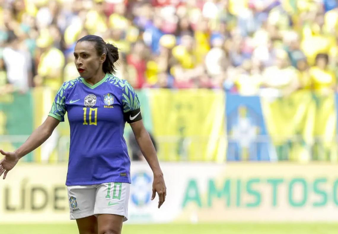 Arthur Elias diz que conta com Marta nas Olimpíadas e afasta clima de despedida