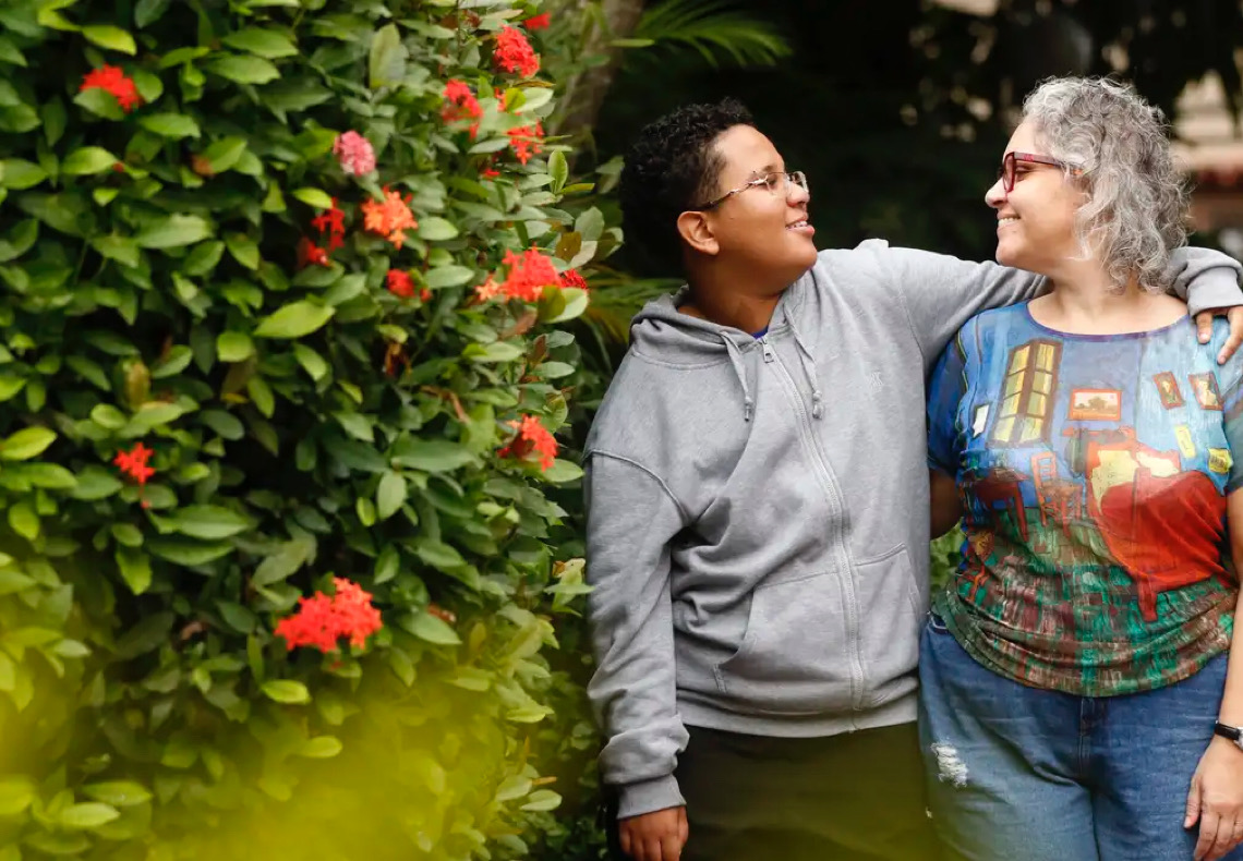 Mães de adolescentes e crianças têm menos chances de ser líder no setor público