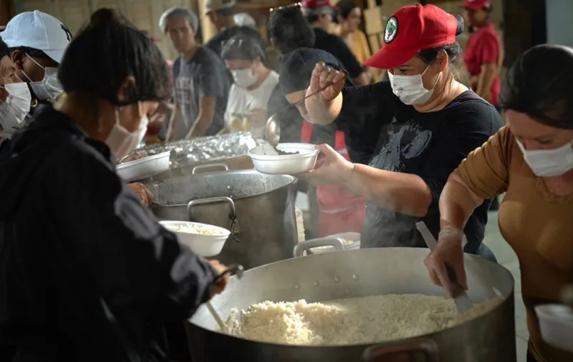 ‘Somos muitas mãos comprometidas com a solidariedade aos que mais necessitam e têm fome’