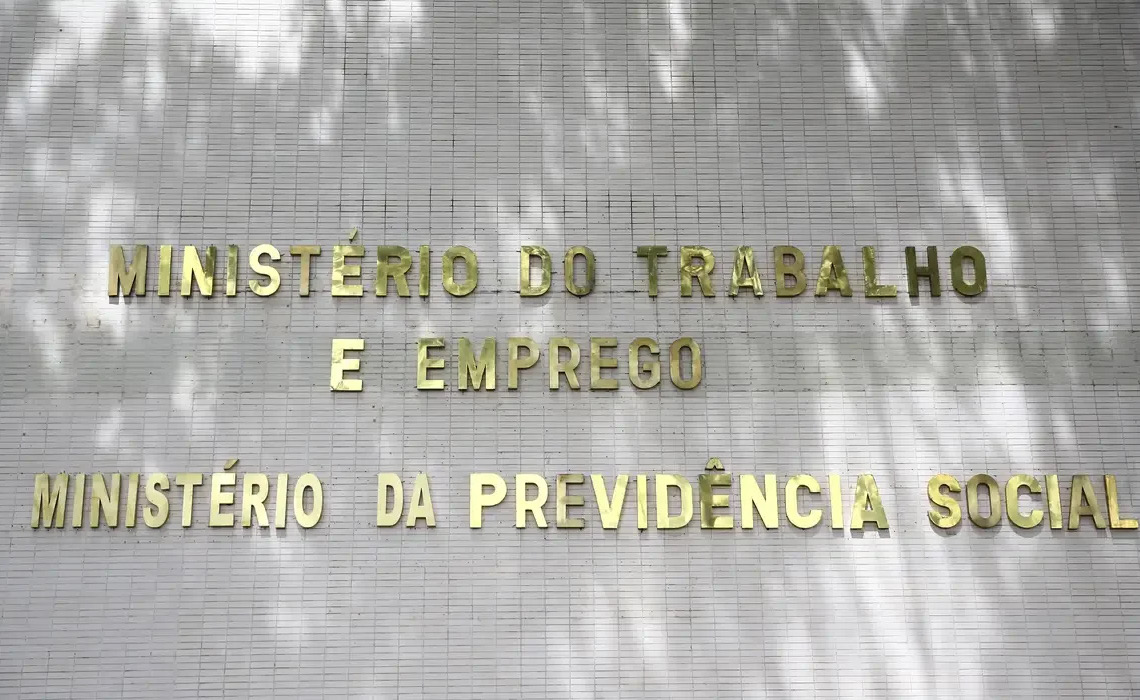 Guia de Brasileiro de Ocupações traz 19 novas profissões e média salariais; confira