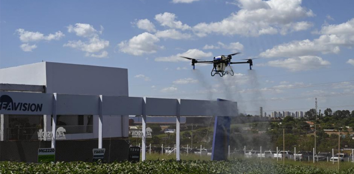 Empresário brasileiro pretende expandir uso de drones chineses na produção agrícola do Brasil