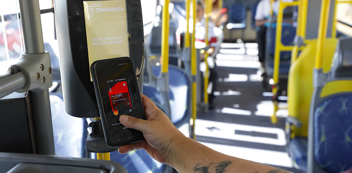 Dinheiro em espécie deixa de ser opção de pagamento em 52 linhas de ônibus