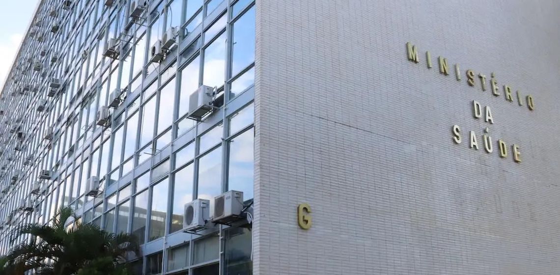 Ministério da Saúde entrega menos de 10% das vacinas da Covid prometidas para 2024