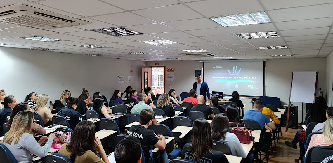 Curso promove combate à violência contra a mulher no meio digital