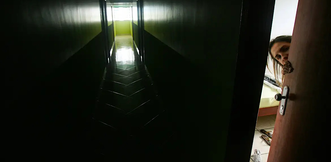 Gangstalking: médicos alertam para risco de crença em perseguição