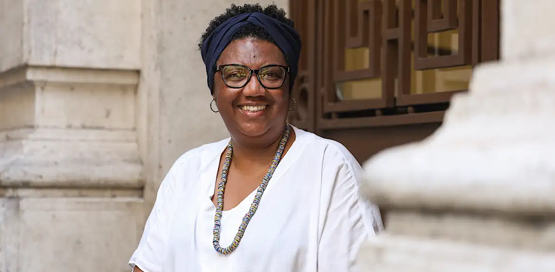 “Brasil não se enxerga no espelho”, diz artista negra Rosana Paulino