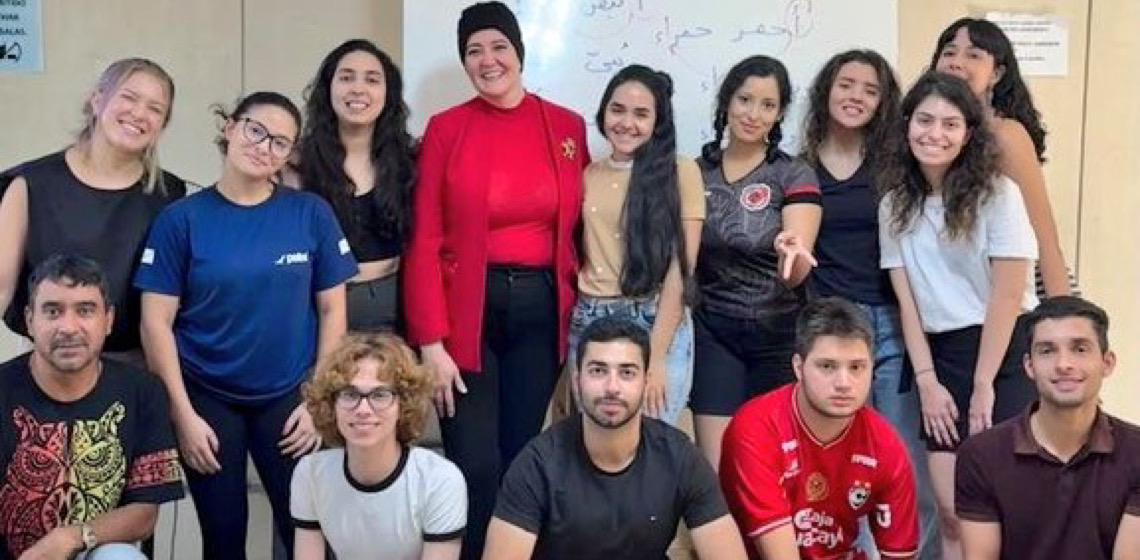Shatha Jarrar: Jordaniana ensina árabe na UnB, ela é voluntária