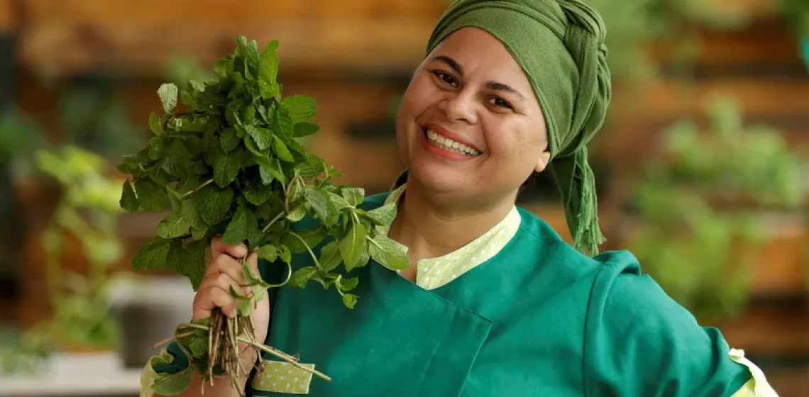 Regina Tchelly, fundadora do Favela Orgânica, fala sobre aproveitamento de alimentos em Porto Alegre
