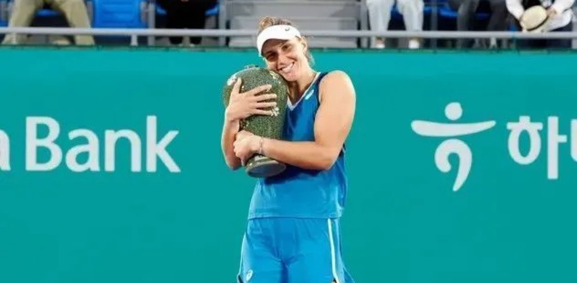 Bia Haddad leva título em Seul e volta a se aproximar do top 10 do tênis feminino