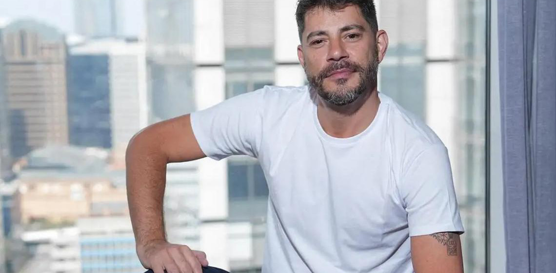 Saiba o que é doença de Crohn, que afeta o jornalista Evaristo Costa