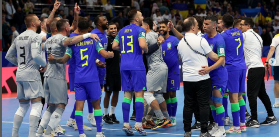 Após 12 anos, Brasil volta à final do mundial de futsal em busca do hexa
