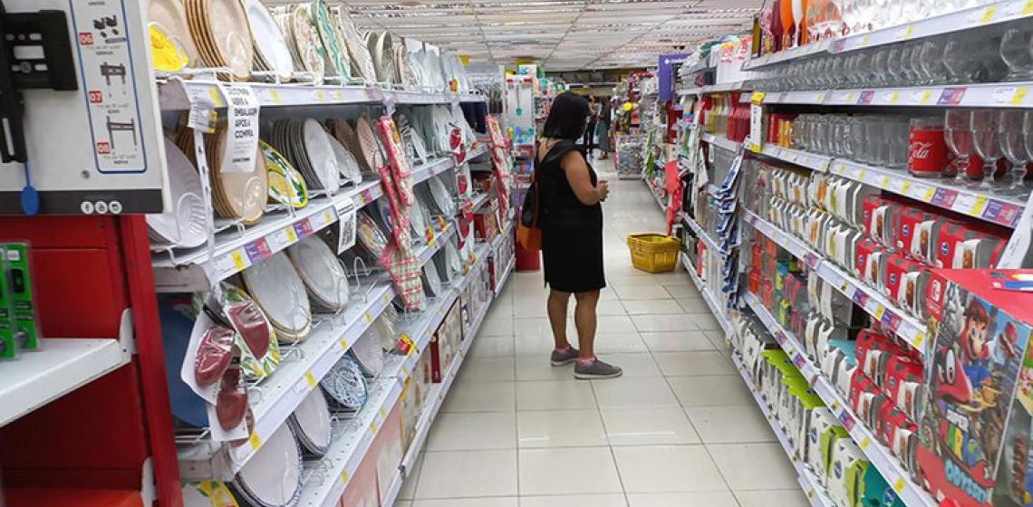 Mesmo com desaceleração em agosto, varejo acumula alta de 5,1% no ano