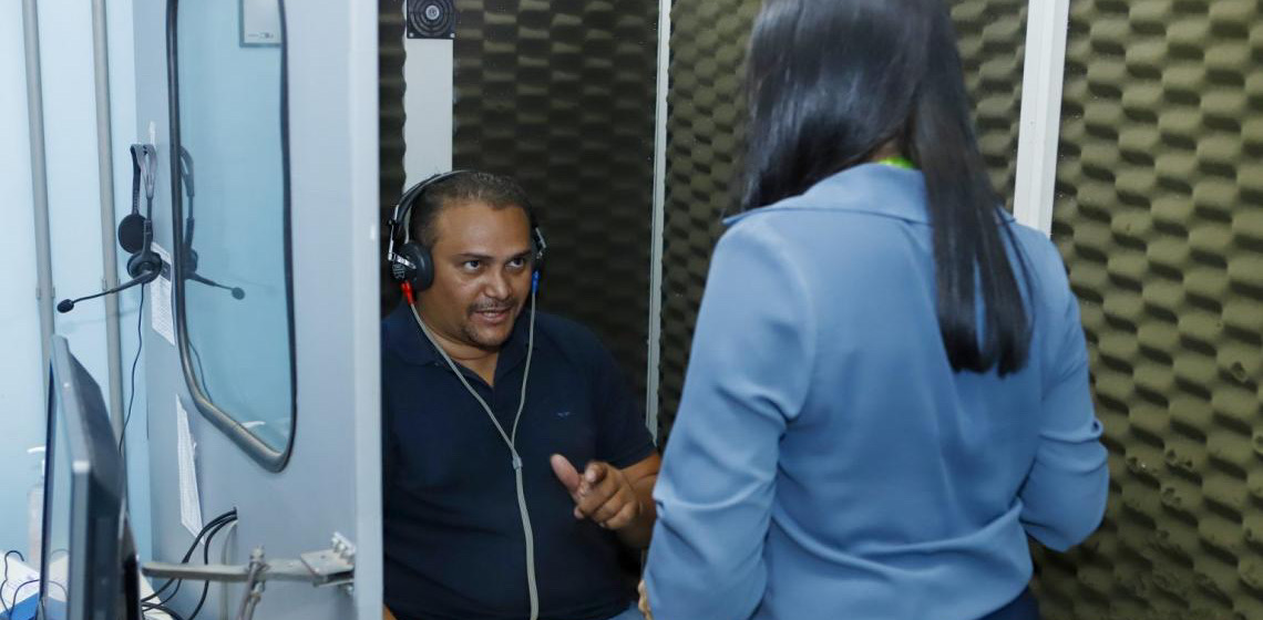 Cuidados e atenção: Exposição a altos sons pode levar à perda auditiva