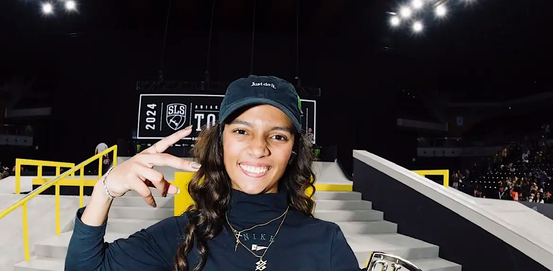 Rayssa vira na última volta e fatura etapa de Tóquio da Liga Mundial 