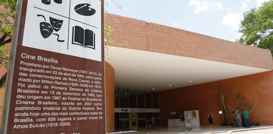 Espaço do Direito Delas no Festival de Cinema oferece atendimento a vítimas de violência