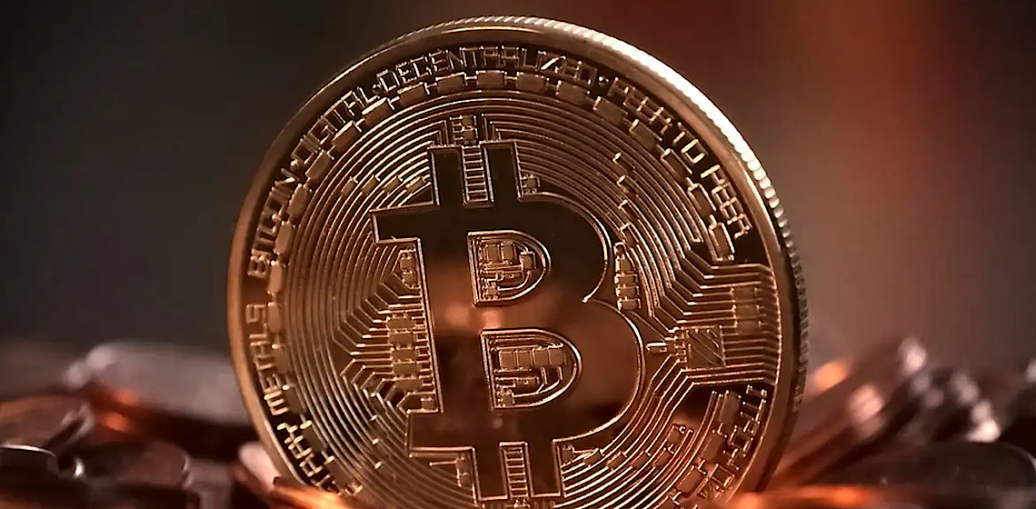 Bitcoin supera US$ 100 mil pela primeira vez após Trump definir novo presidente da SEC