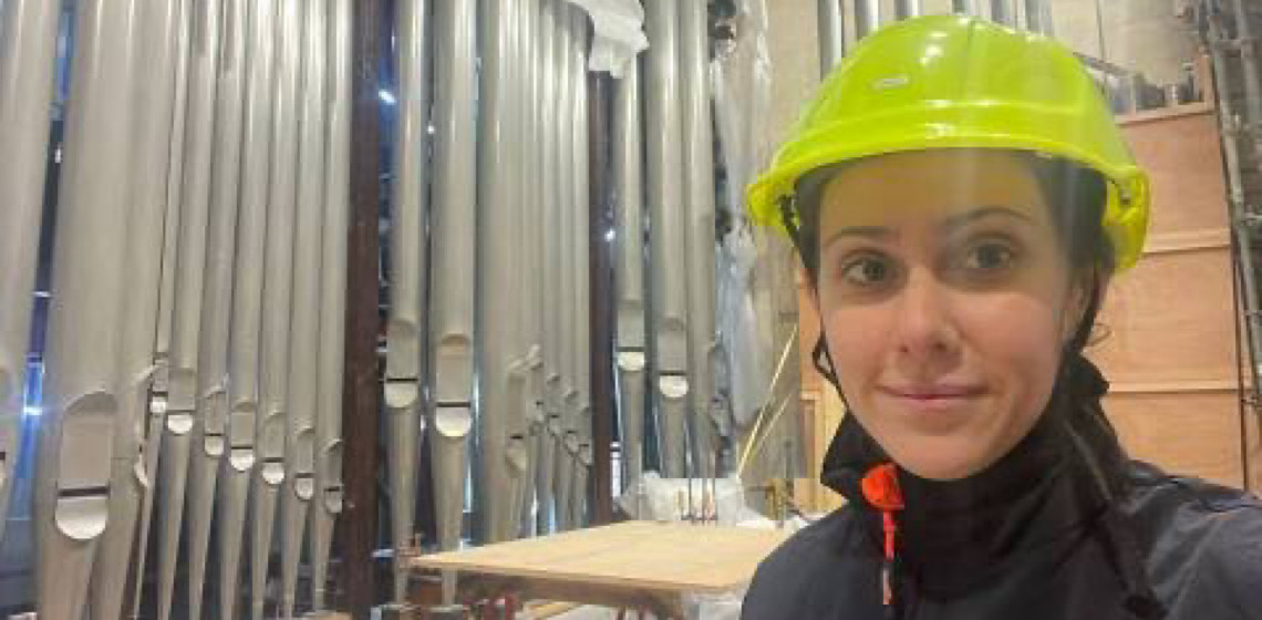 Museóloga brasileira é responsável pelo acervo da Notre-Dame