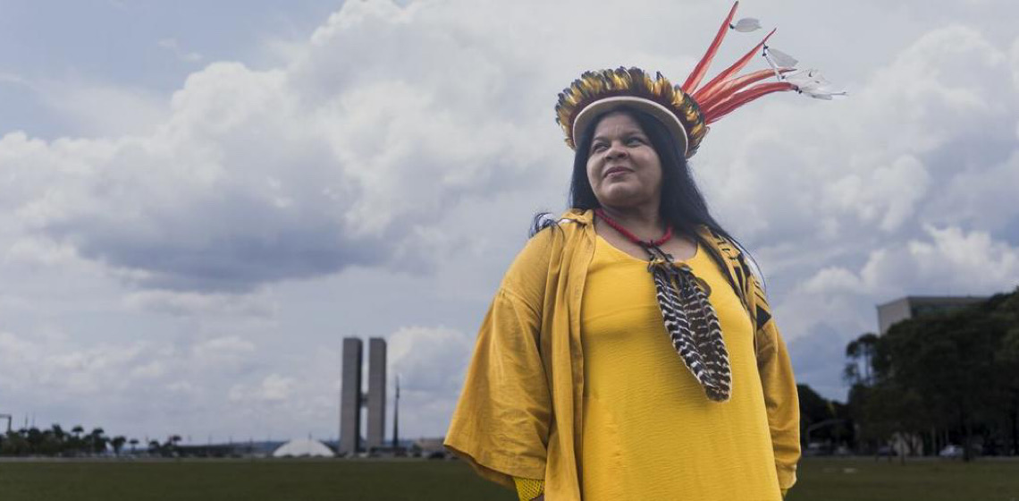 ONU confere Prêmio Campeões da Terra à ministra Sonia Guajajara, do Brasil