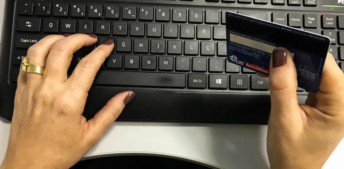 Receita Federal irá monitorar dados de cartão de crédito e Pix