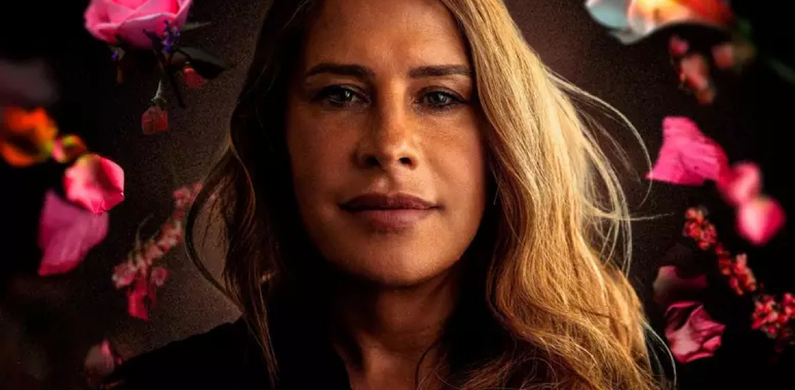 Karla Sofía Gascón pede desculpas por comentários polêmicos e diz que não é 