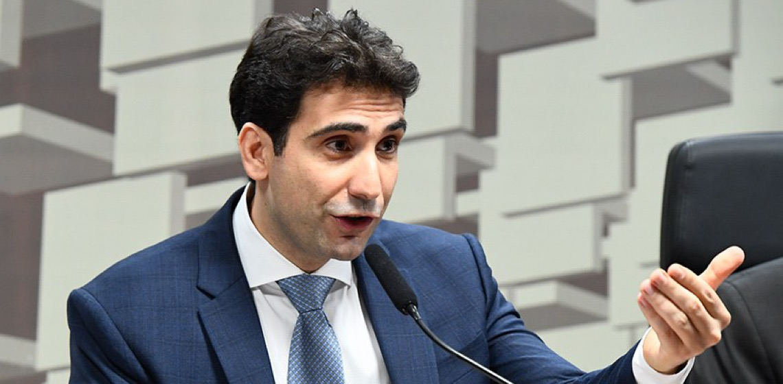 Pix tem potencial de integração com sistemas de pagamentos internacionais, diz Galípolo