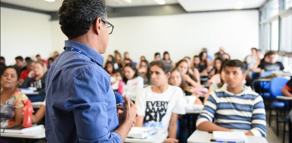 MEC garante assistência para alunos permanecerem na graduação