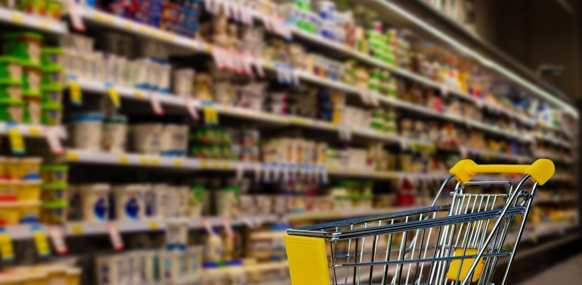 Alimentos estão mais baratos, mas preços devem cair mais, diz ministro