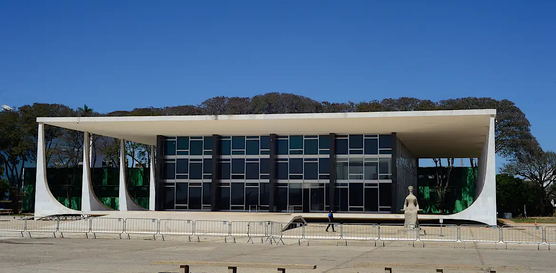 Extremista é preso após tentativa de invasão no Supremo Tribunal Federal