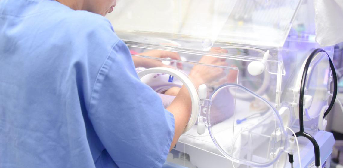 Governo do DF autoriza a contratação de 50 médicos neonatologistas para a rede pública de saúde
