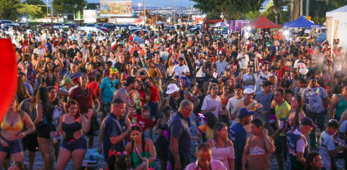Feira de troca de livros, filmes e folia pós-Carnaval são destaques do fim de semana