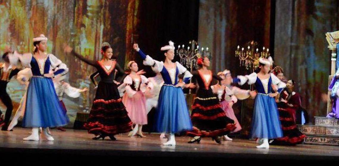 Parceria Brasil-Rússia leva 'O Lago dos Cisnes' a Joinville nos 25 anos do Bolshoi