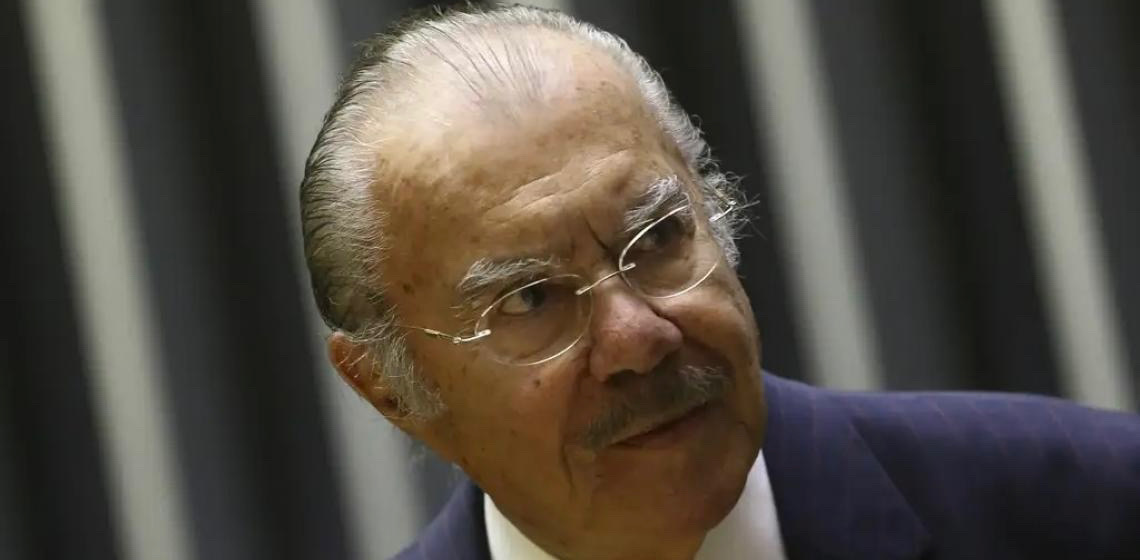 Instituições que criamos são fortes e STF é livre para julgar Bolsonaro, diz Sarney