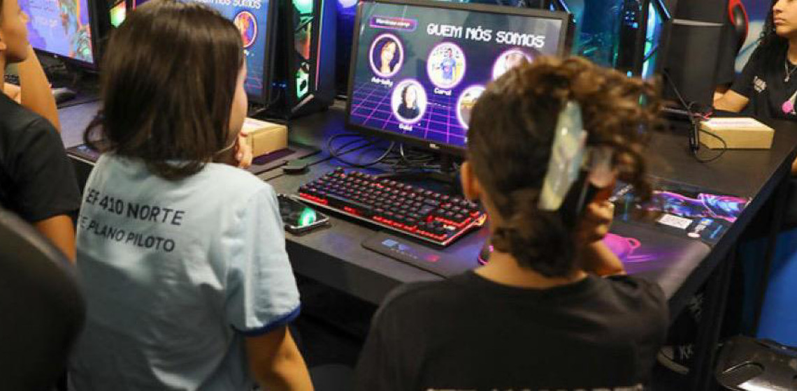 Oficina de Arduino inspira meninas a entrar no mundo da tecnologia