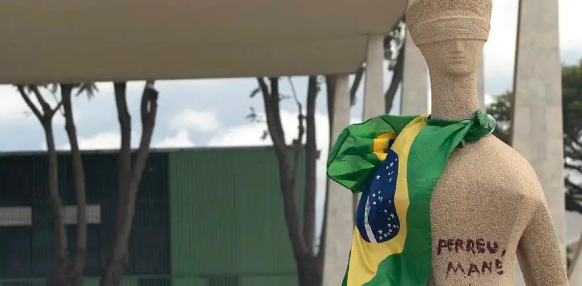 Supremo Tribunal Federal suspende julgamento de mulher que pichou