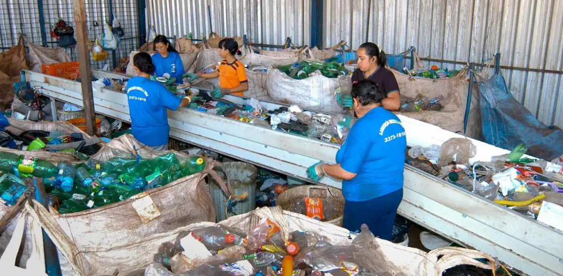 Em dois anos, país aumenta reciclagem de embalagens PET em 14%