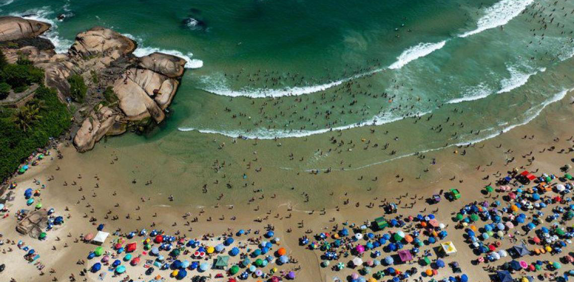 Justiça determina demolição de estabelecimentos na Praia Mole, em Florianópolis