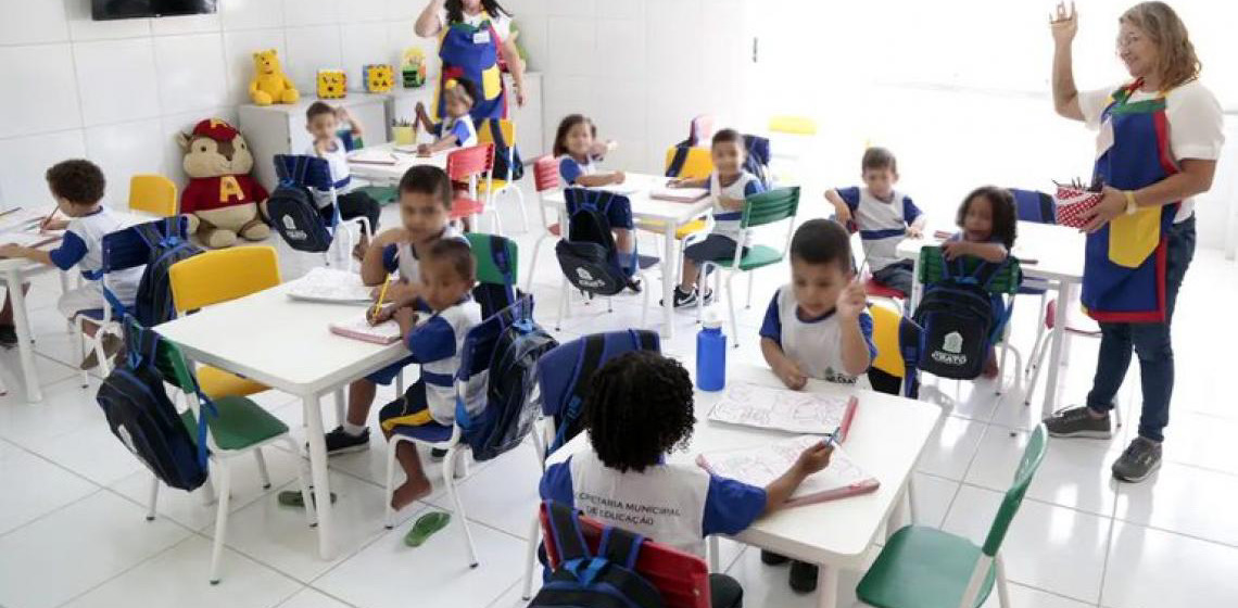Creches têm mais crianças negras do que brancas pela primeira vez no Brasil