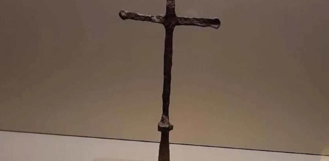Cruz original da primeira missa no Brasil vem a Brasília no aniversário da capital