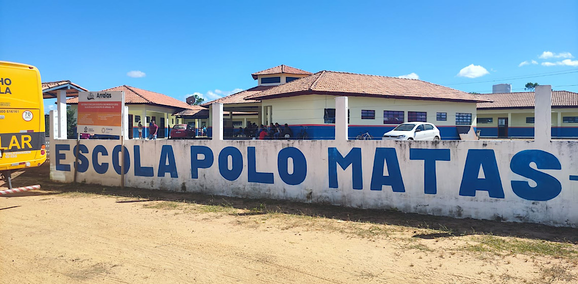 Professores dormem em barracas e moram em escola de educação quilombola no Tocantins