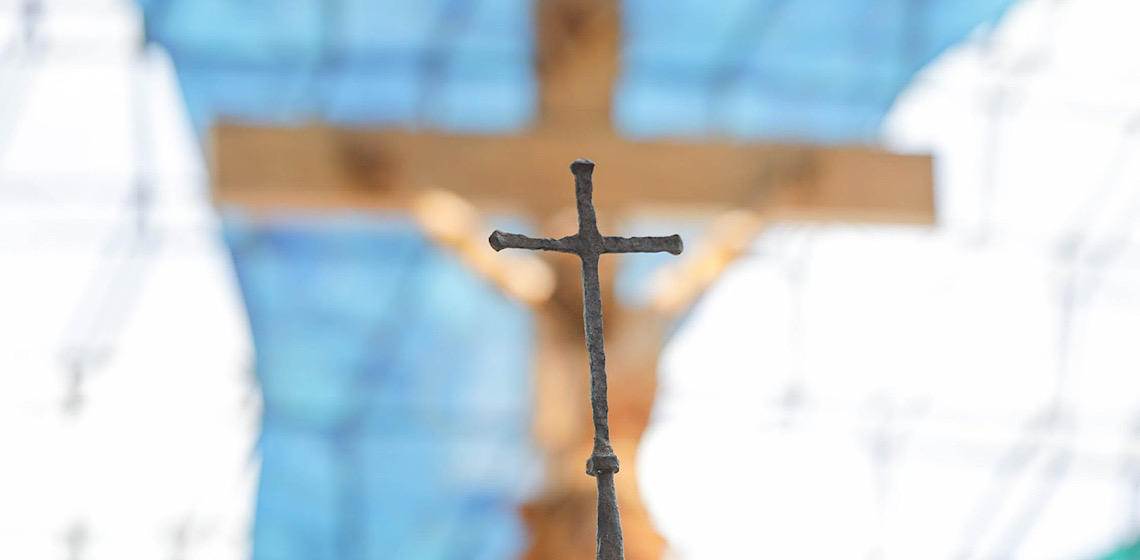 525 anos após chegada dos portugueses, cruz da primeira missa no Brasil marca presença na Catedral de Brasília