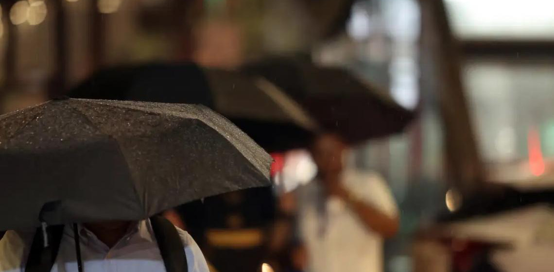 Água da chuva pode estar contaminada por agrotóxico, diz estudo da Unicamp