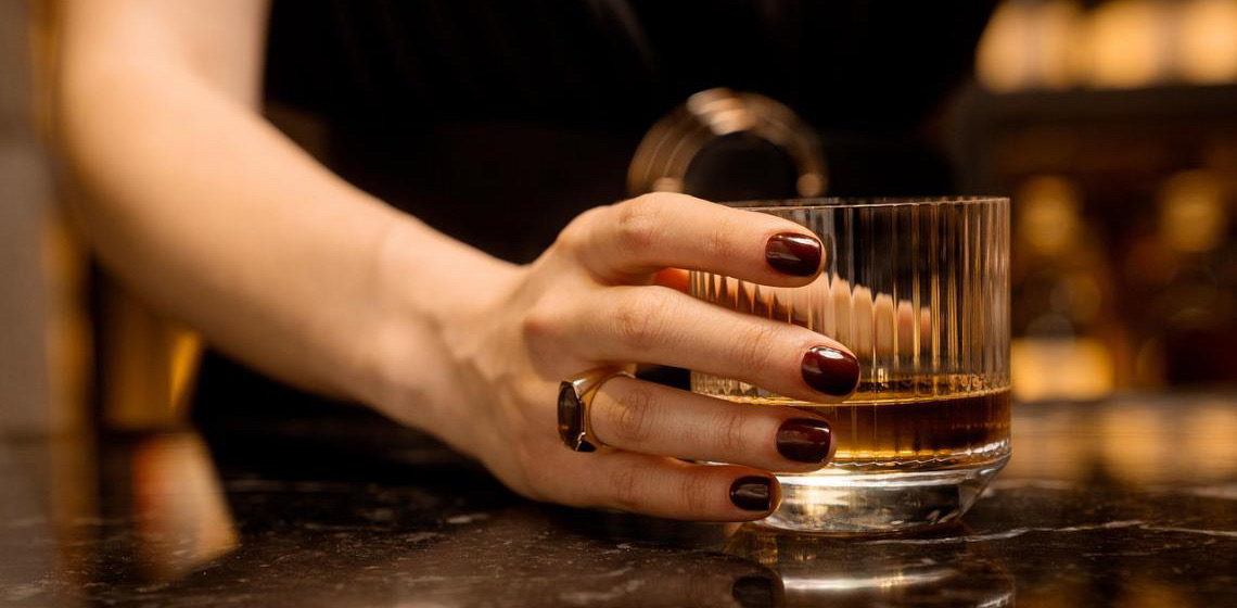 Consumo de álcool pode levar ao envelhecimento cerebral mais cedo do que se presumia, diz pesquisa