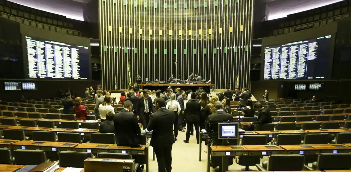 Câmara pode votar urgência para aumentar número de deputados federais