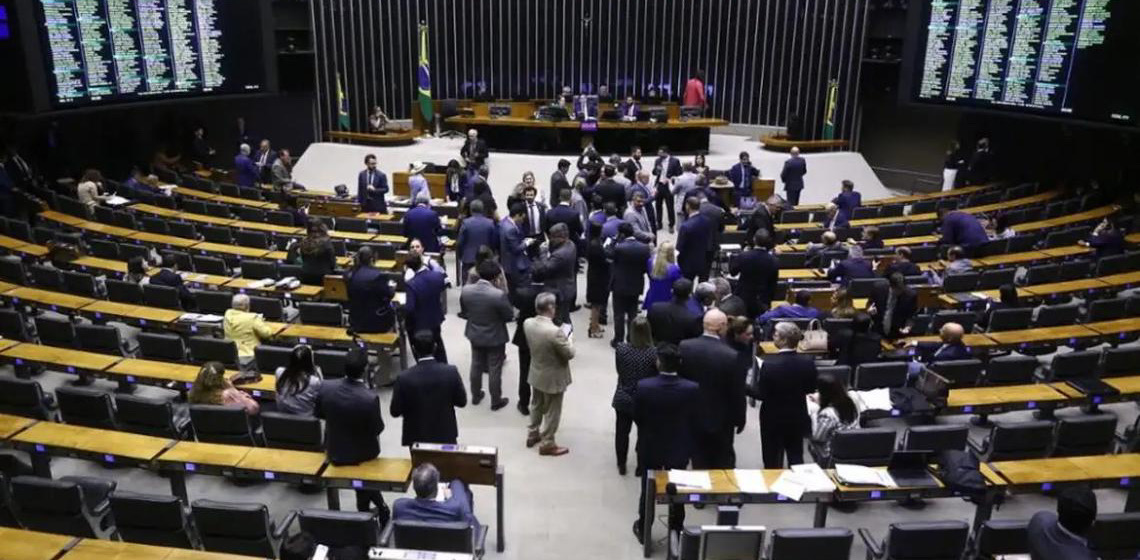 Câmara aprova projeto que amplia número de deputados federais