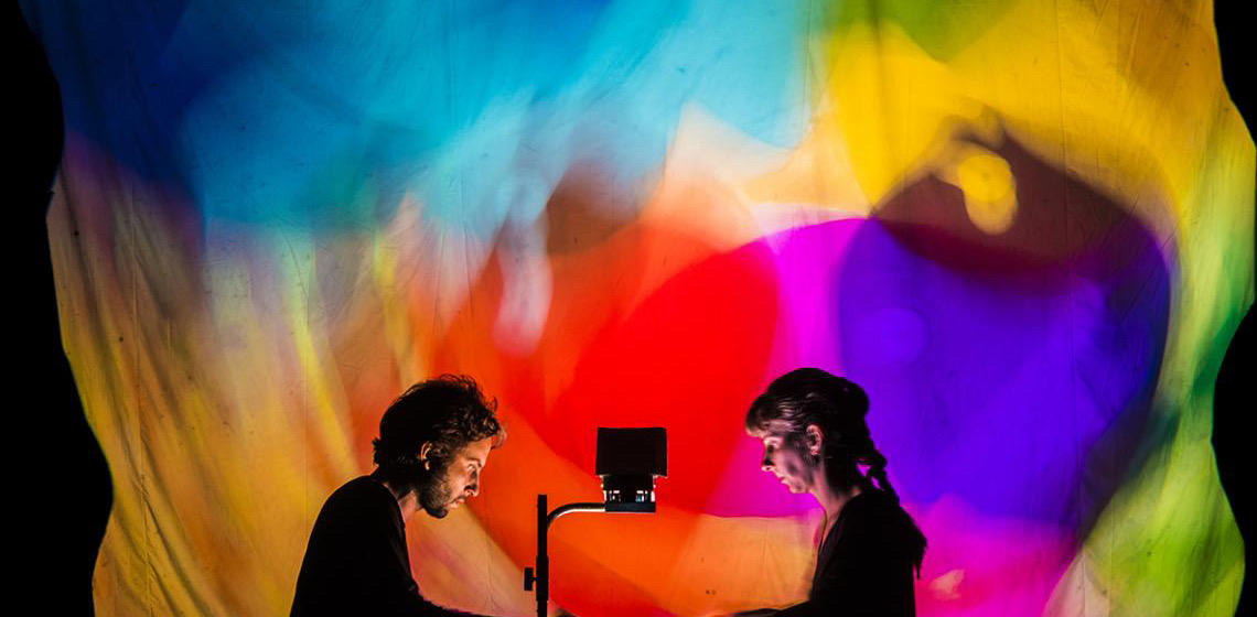 Fim de semana tem feira criativa, cinema com acessibilidade, teatro de sombras e atrações ao ar livre