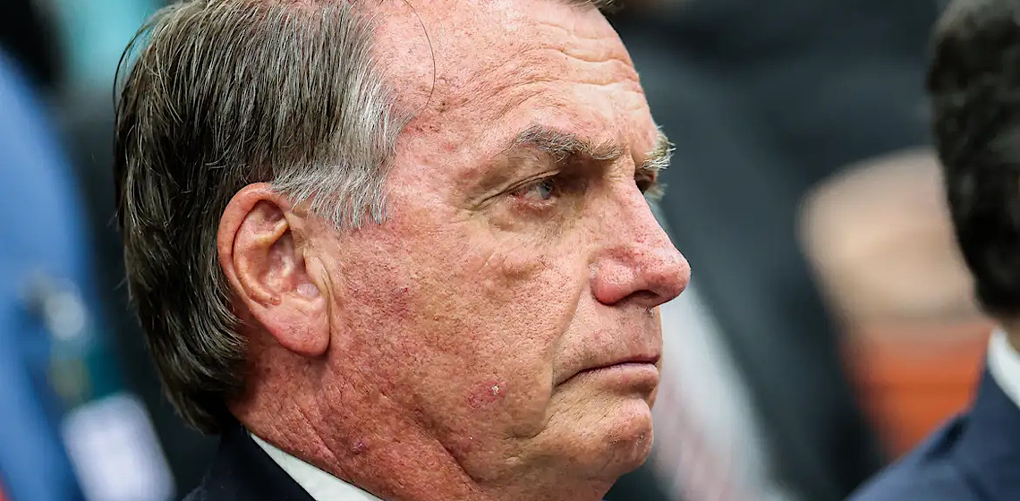Bolsonaro admite possibilidade de corrupção no INSS em seu governo e defende investigação